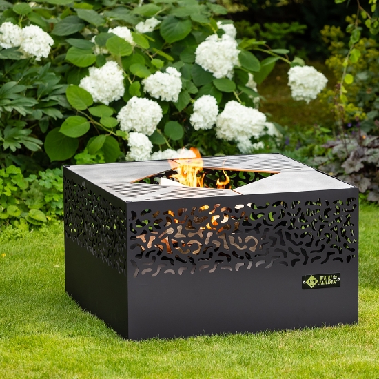 Imagine Semineu exterior Cube 500 cu gratar