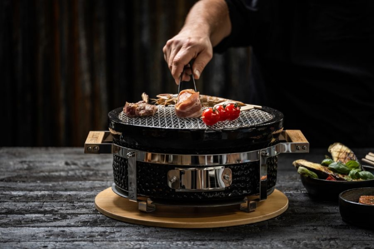 Descoperă arta gătitului pe grătar de masă – o experiență culinară interactivă și distractivă