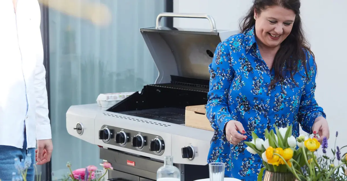 Grătarul pe gaz – soluția ideală pentru gătit urban