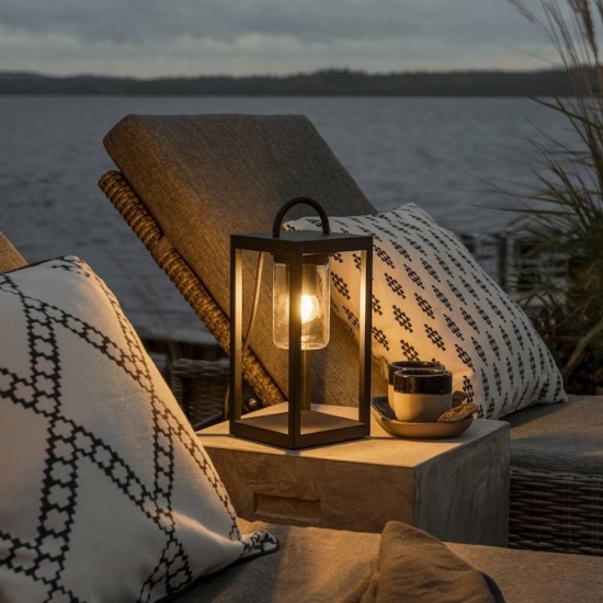 Lampa de podea Bologna E27, negru, langa sezlong premium