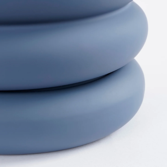 Detaliu Ghiveci-rotund-din-ceramica-ILSE-18-16-cm-albastru-Mica-Decorations